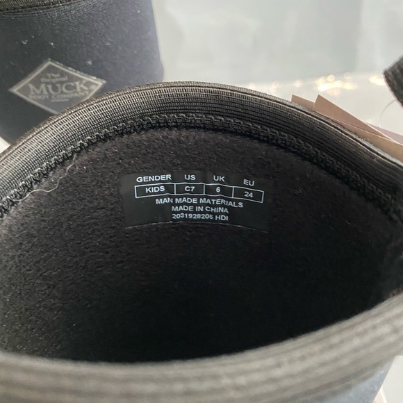 Kids Rugged Muck Boots Black size toddler seven - Picture 4 of 4